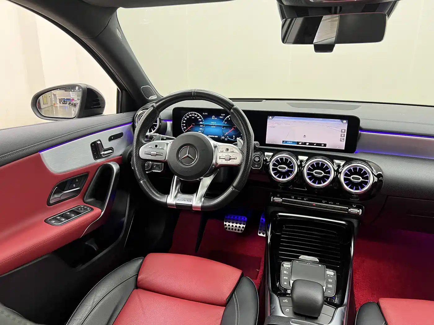 Mercedes-Benz A-Class AMG (Import) 2020 AMG A 35 4MATIC фото 21