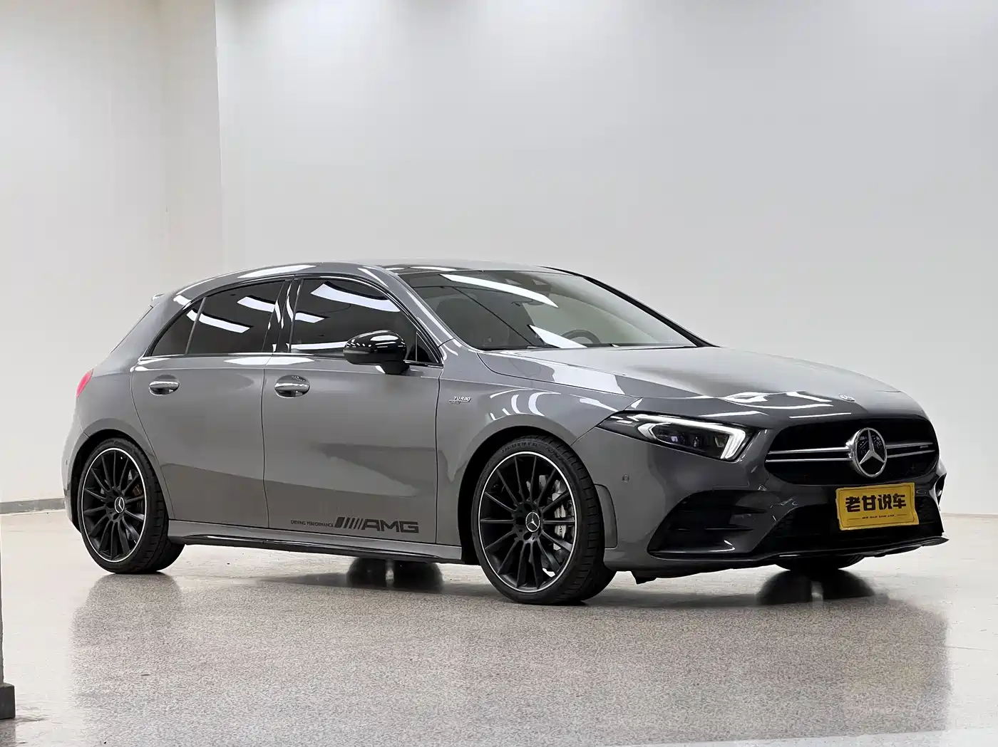 Mercedes-Benz A-Class AMG (Import) 2020 AMG A 35 4MATIC фото 3