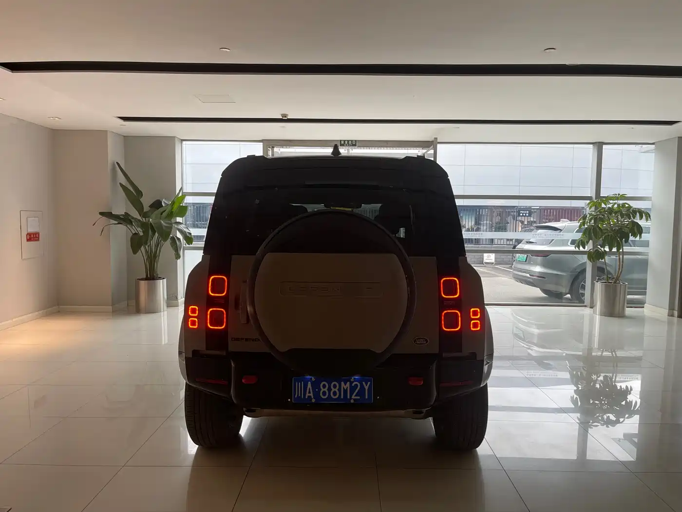 Land Rover Defender 2025 110 3.0T P400 X фото 4