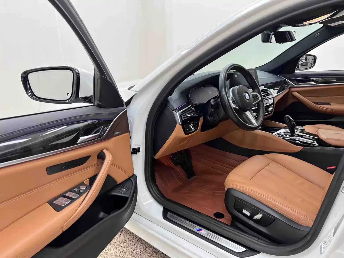 BMW 5 Series 2020 530Li Leading M Sport Package фото 10