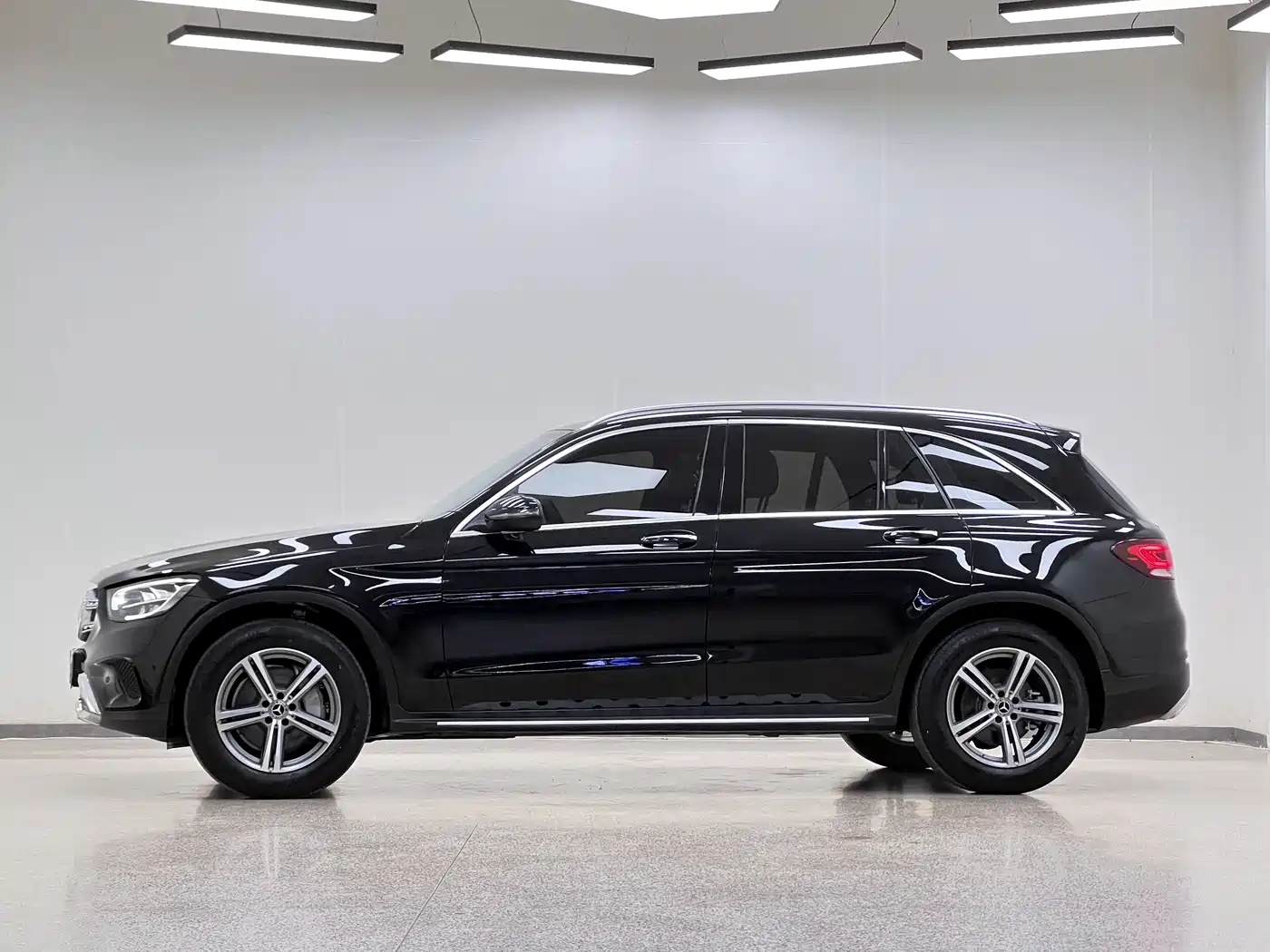 Mercedes-Benz GLC 2021 GLC 260 L 4MATIC Sporty фото 4