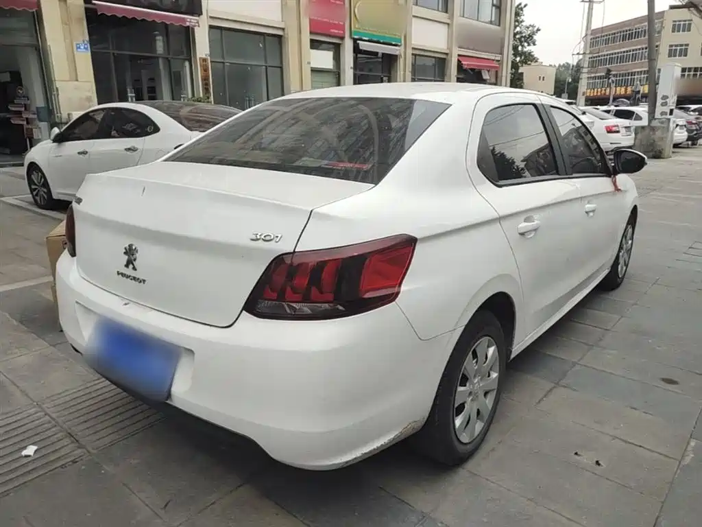 Peugeot 301 2018 1.6L Manual Comfort Edition фото 7