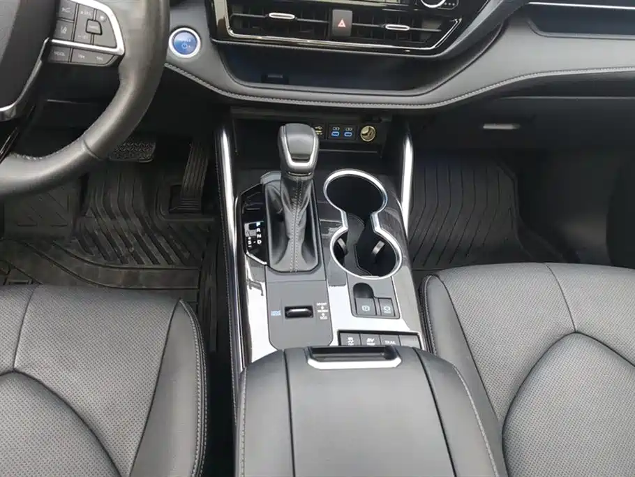 Toyota Crown Kluger 2022 2.5L HEV 4WD Flagship Edition фото 16