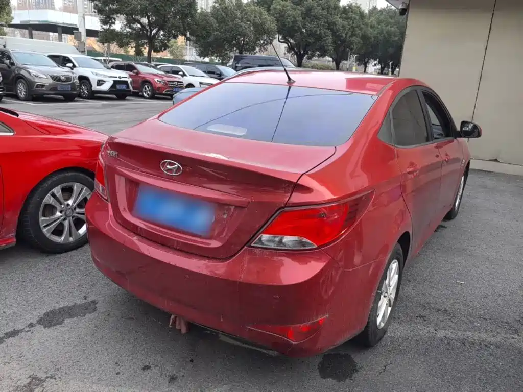 Hyundai Verna 2014 1.4L Automatic Fashion GS фото 7