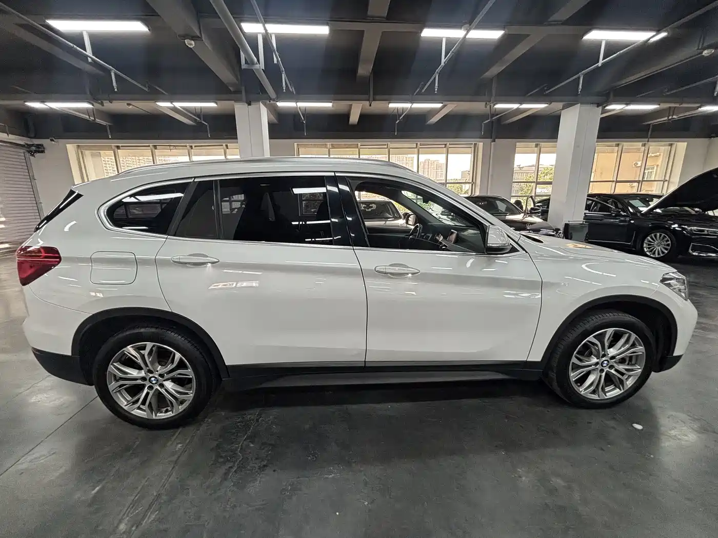 BMW X1 2019 sDrive20Li Leading Model фото 18