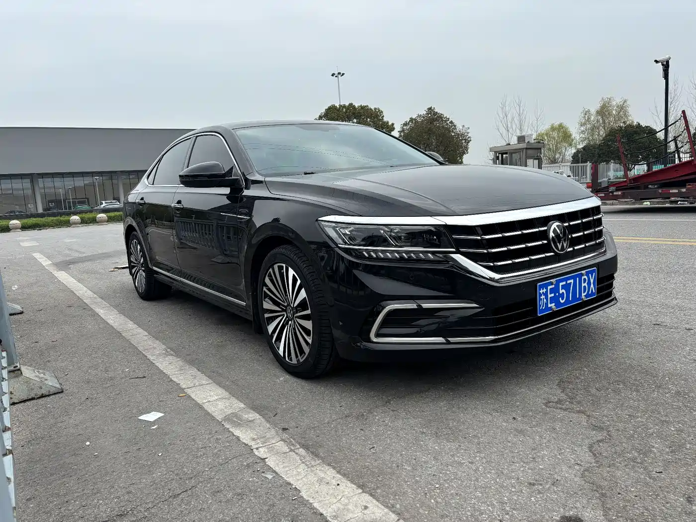 Volkswagen Passat 2021 Model 330TSI Luxury Edition фото 3