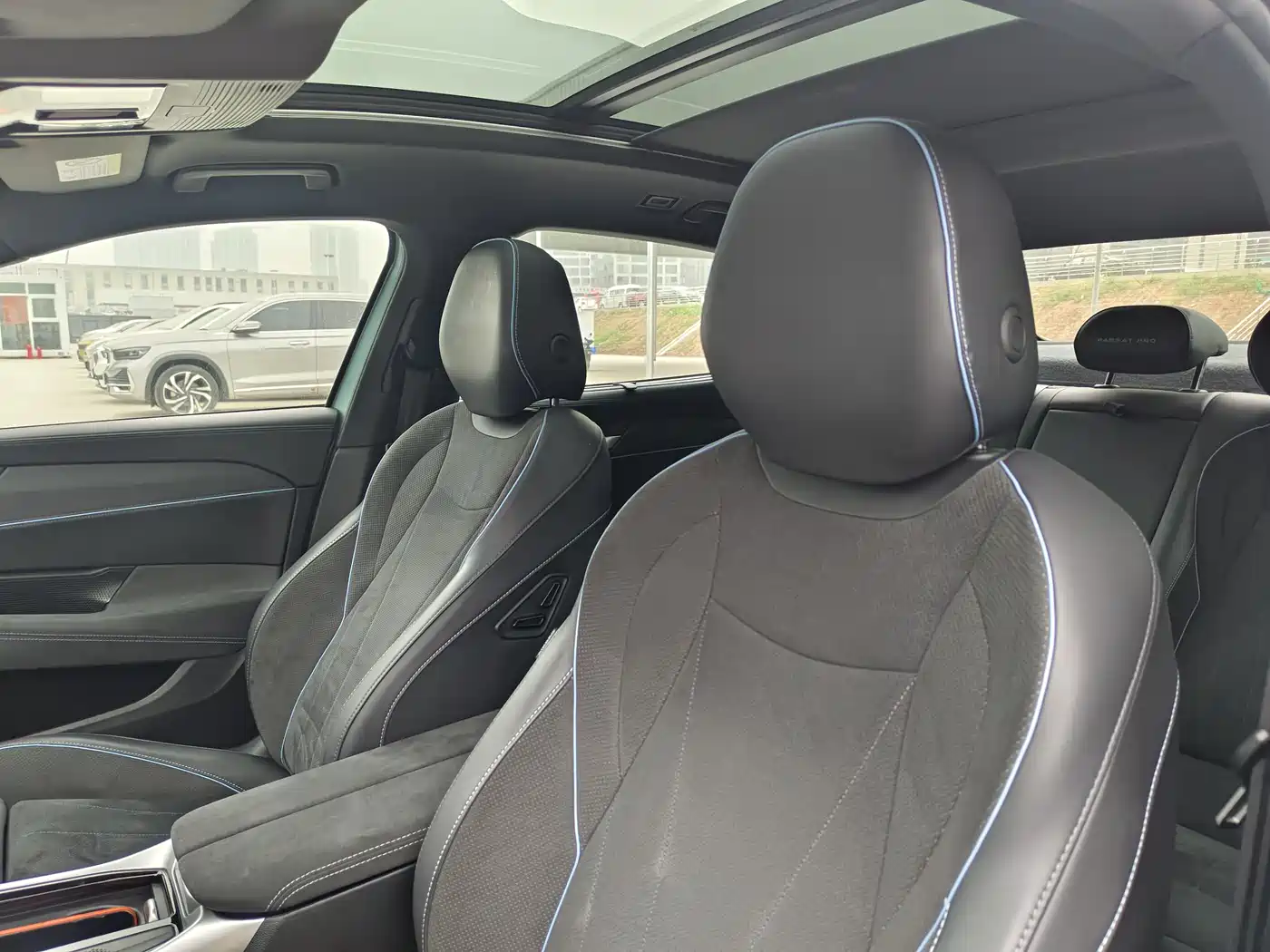 Volkswagen Passat 2025 Model Pro 380TSI Starlight Dragon Premium Edition фото 19
