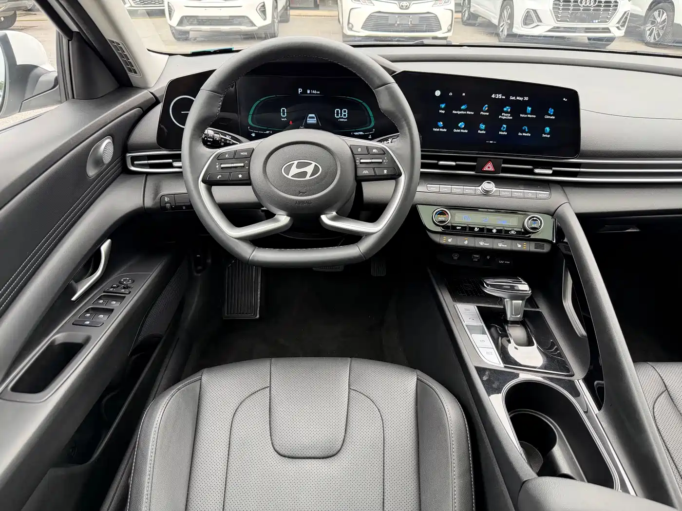 Hyundai Elantra 2023 Model 1.5L CVT LUX Premium Edition фото 18