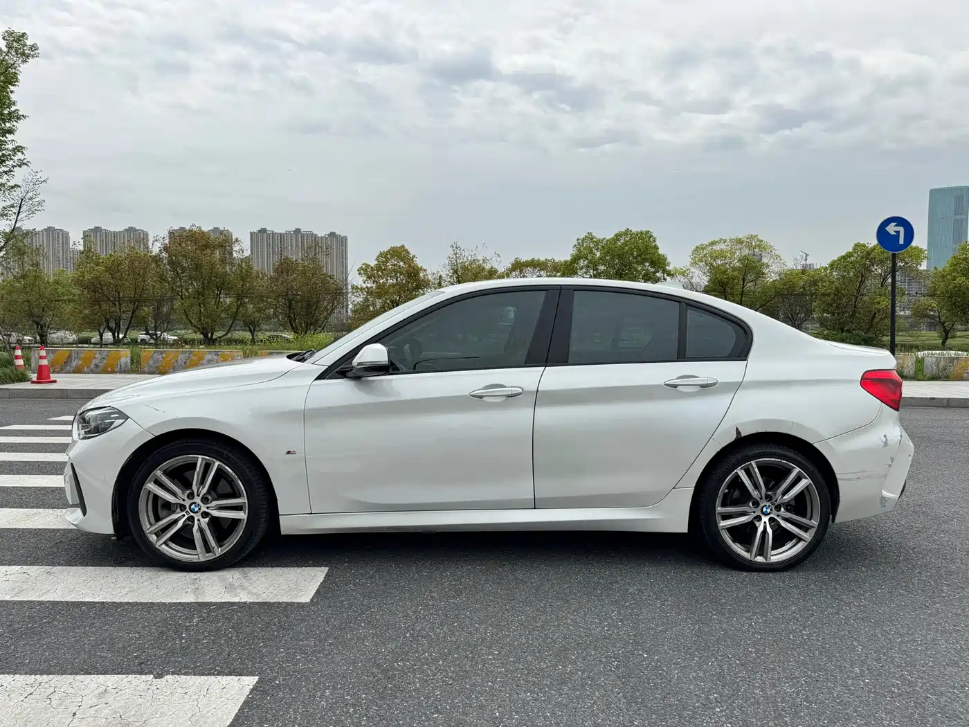 BMW 1 Series 2019 120i M Sport Package фото 7