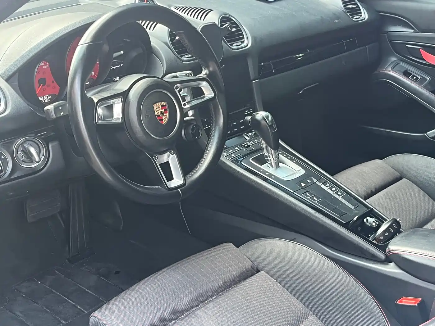 Porsche 718 2018 Cayman 2.0T фото 3