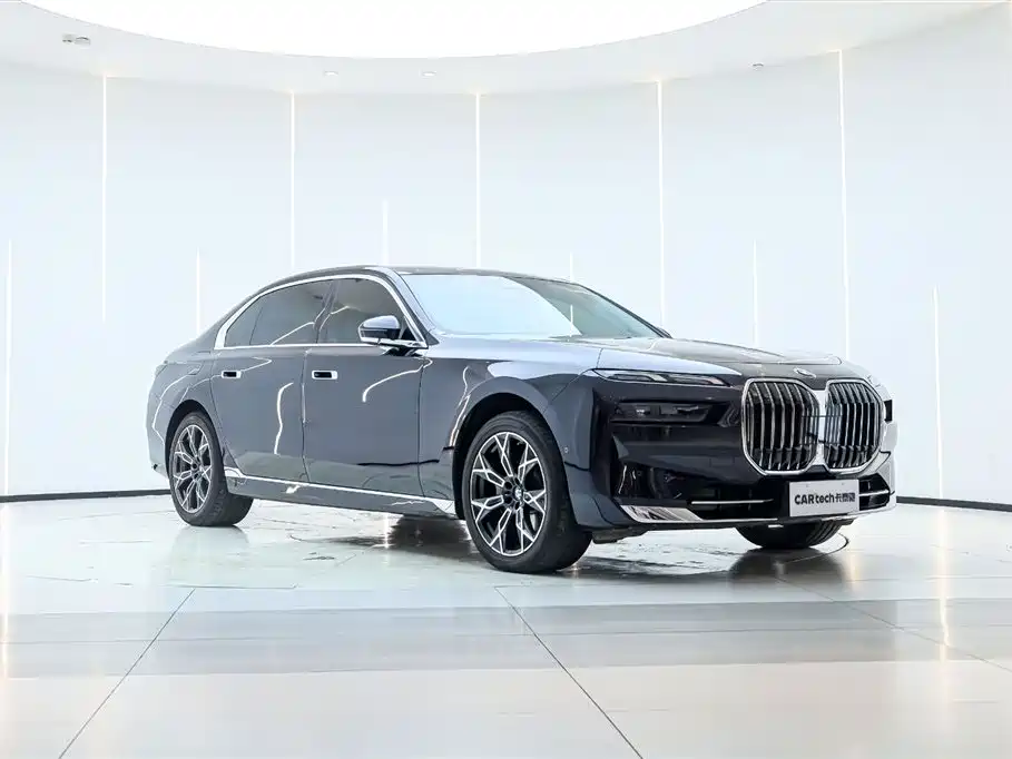 BMW 7-SERIES