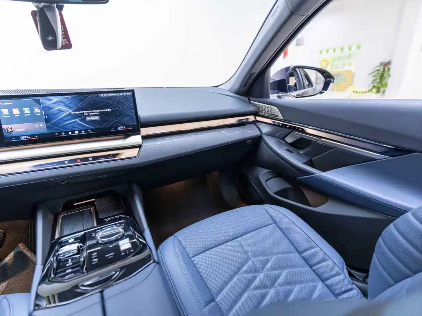BMW 5 Series 2024 530Li Premium M Sport Package фото 20