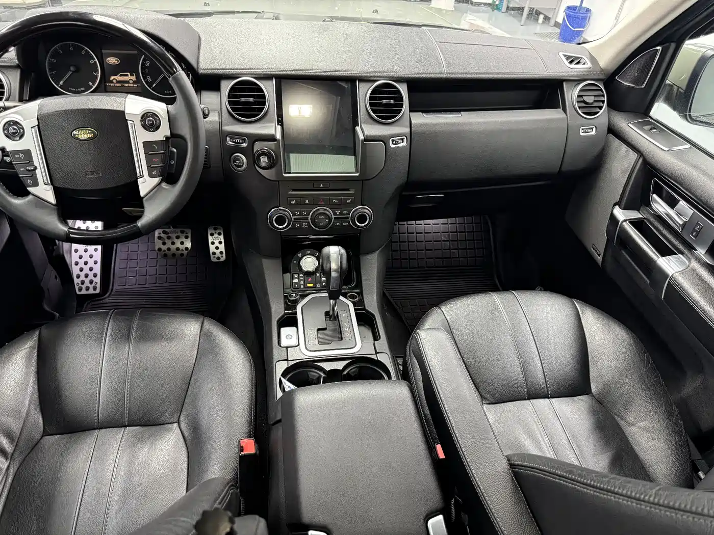 Land Rover Discovery 2010 5.0 V8 HSE Gasoline Version фото 8