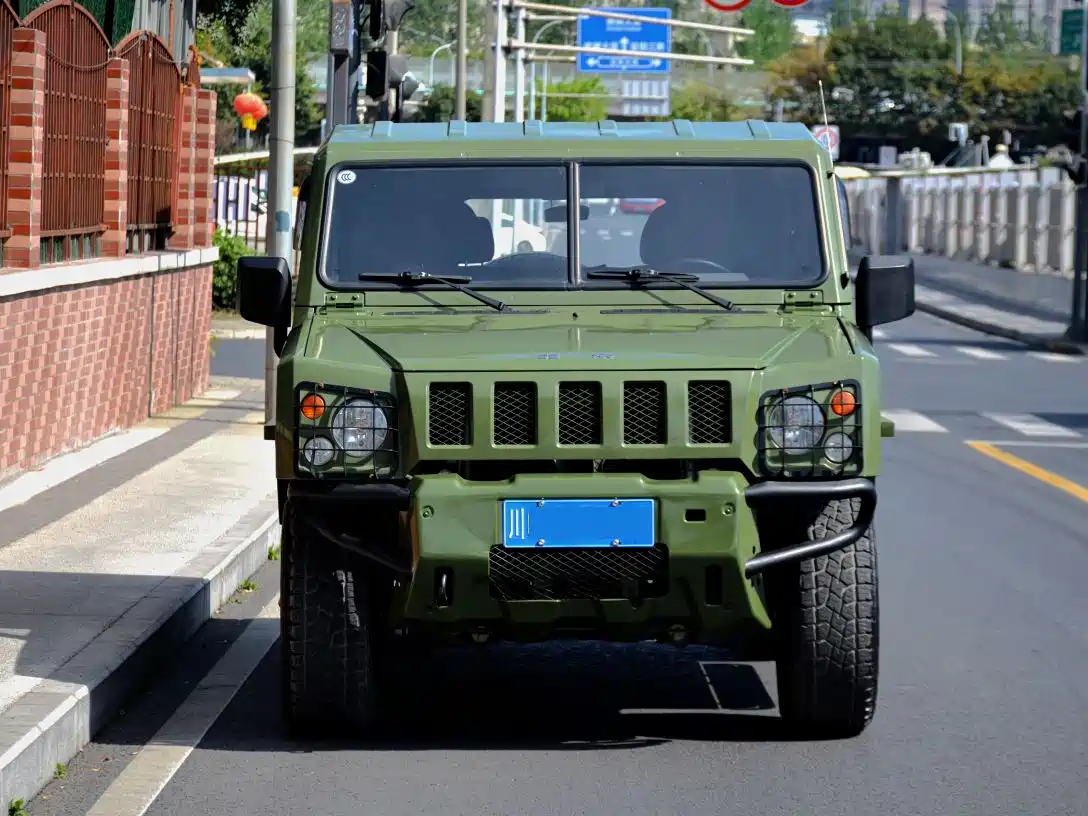 BAW (Beijing Automobile Works) Warrior 2018 2.0T 5-Door 4WD Gasoline (China V) фото 2