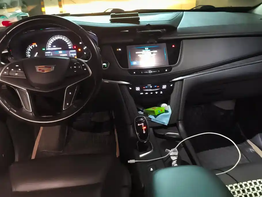 Cadillac XT5 2017 2016 25T Luxury Model