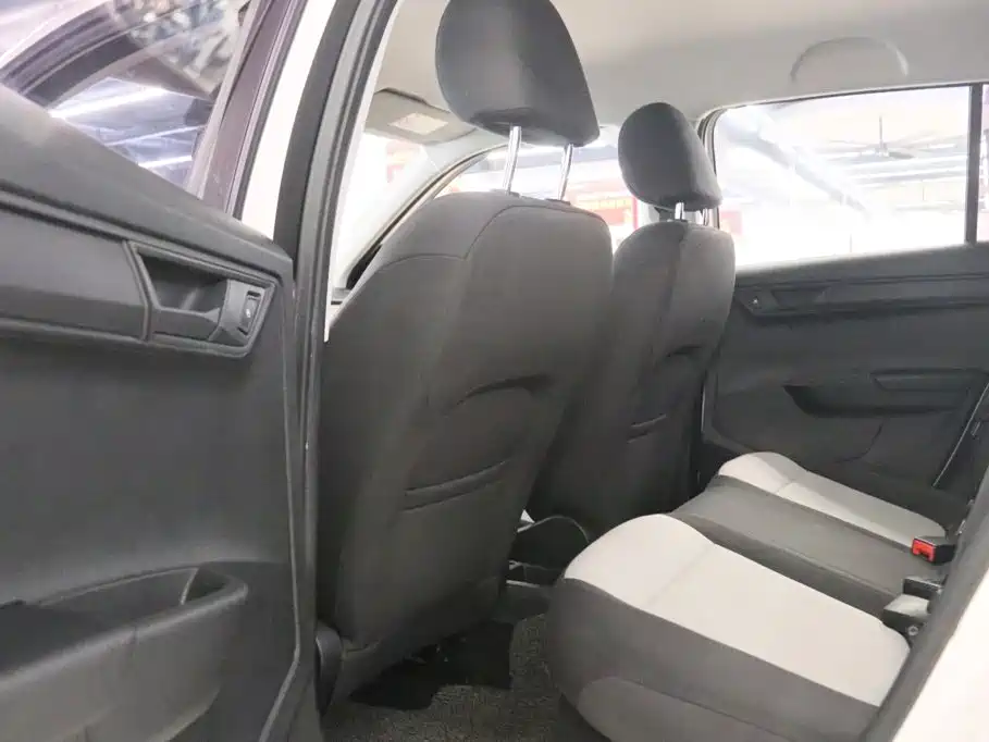 Škoda Fabia 2016 2016 1.4L Automatic Car Enjoy Edition