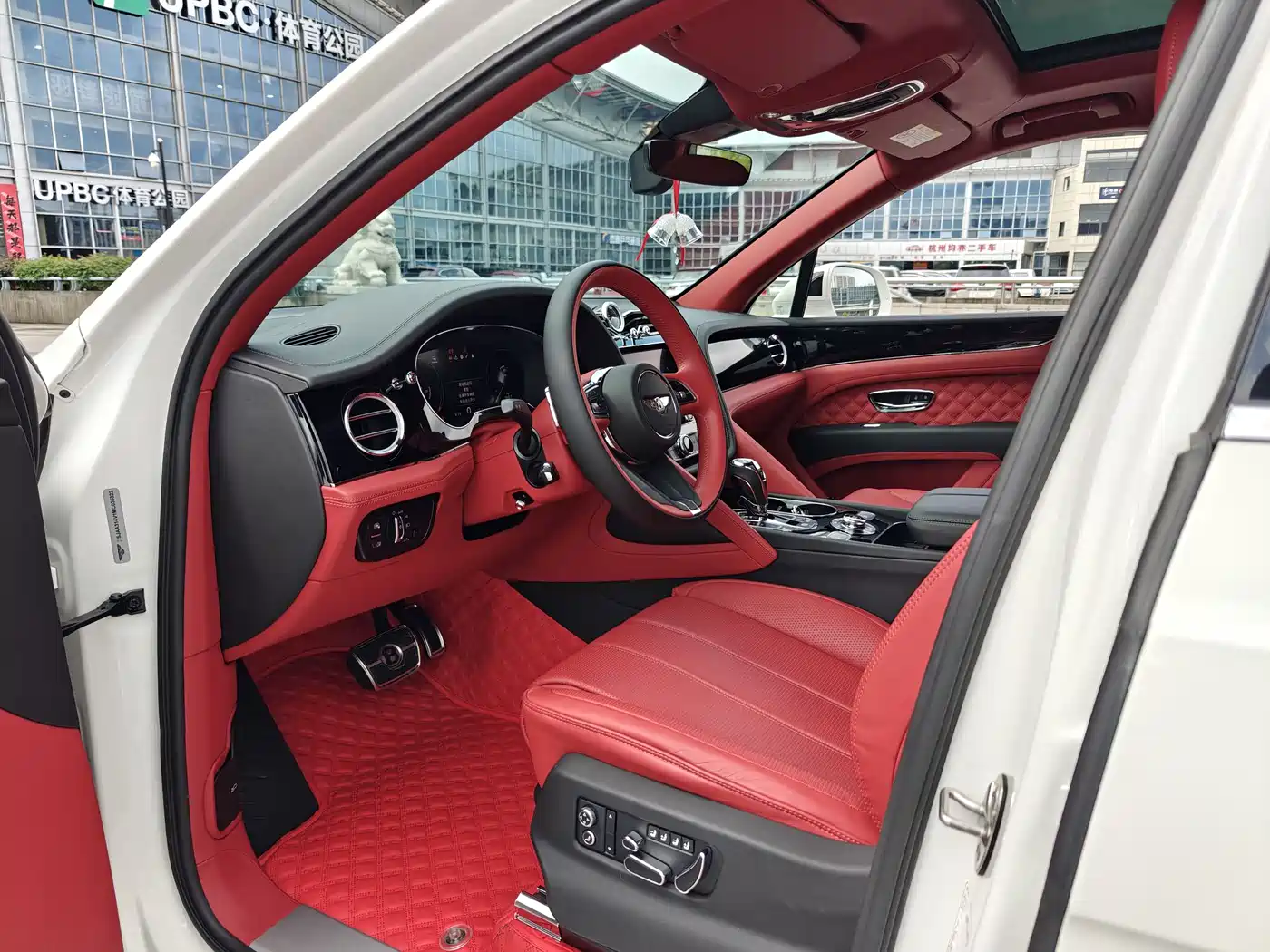 BENTLEY TIMYUE PLUG IN HYBRID