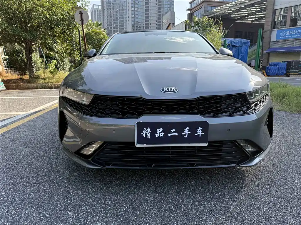 Фото 2 - Kia K5