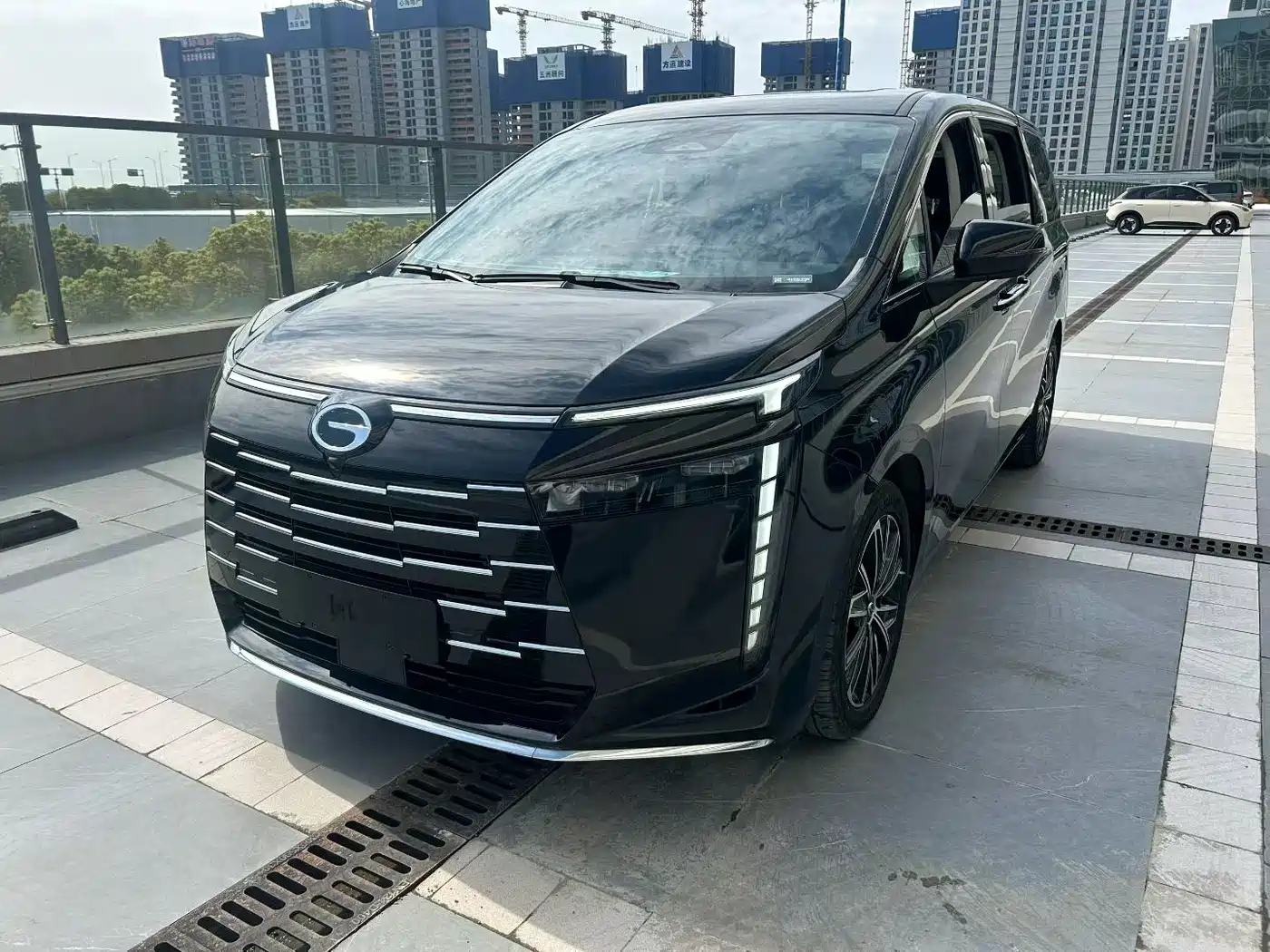 GAC TRUMPCHI E8