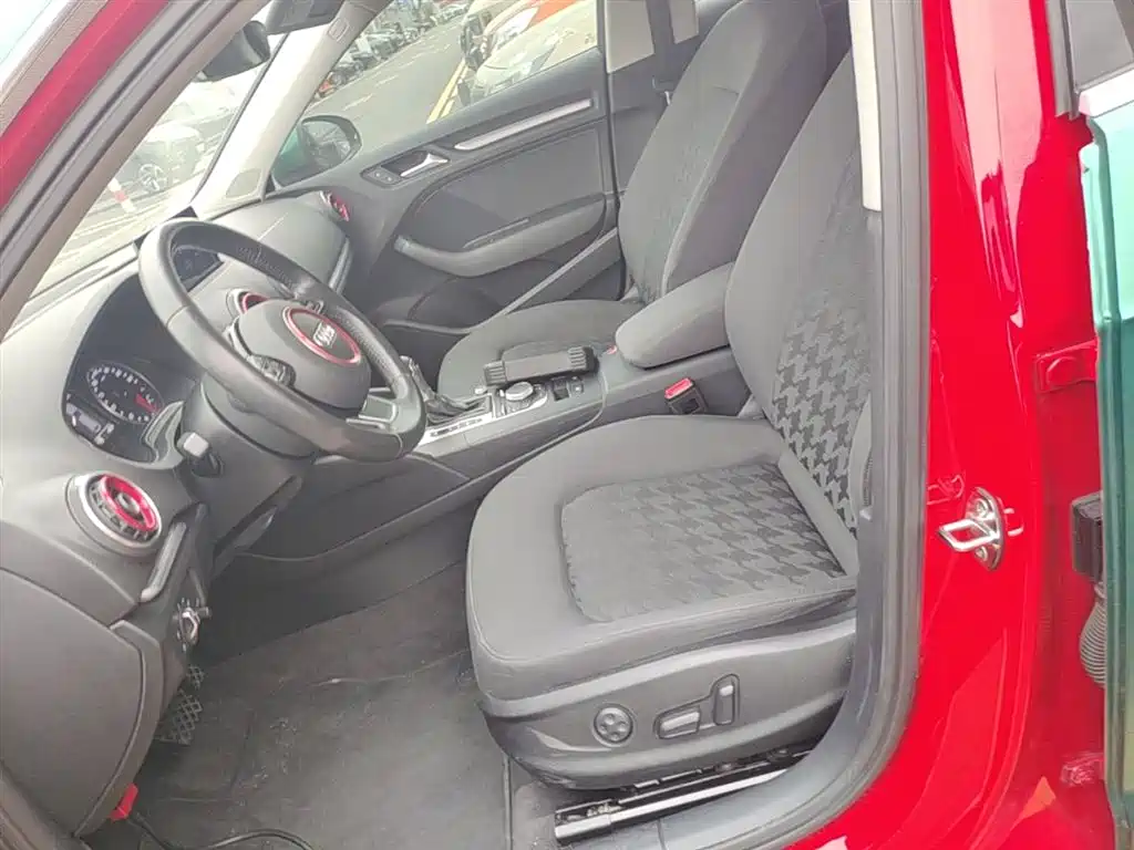 Audi A3 2016 Sportback 35 TFSI Leadership фото 15