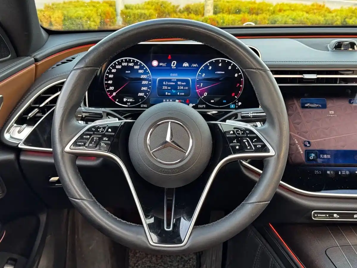 MERCEDES-BENZ E CLASS