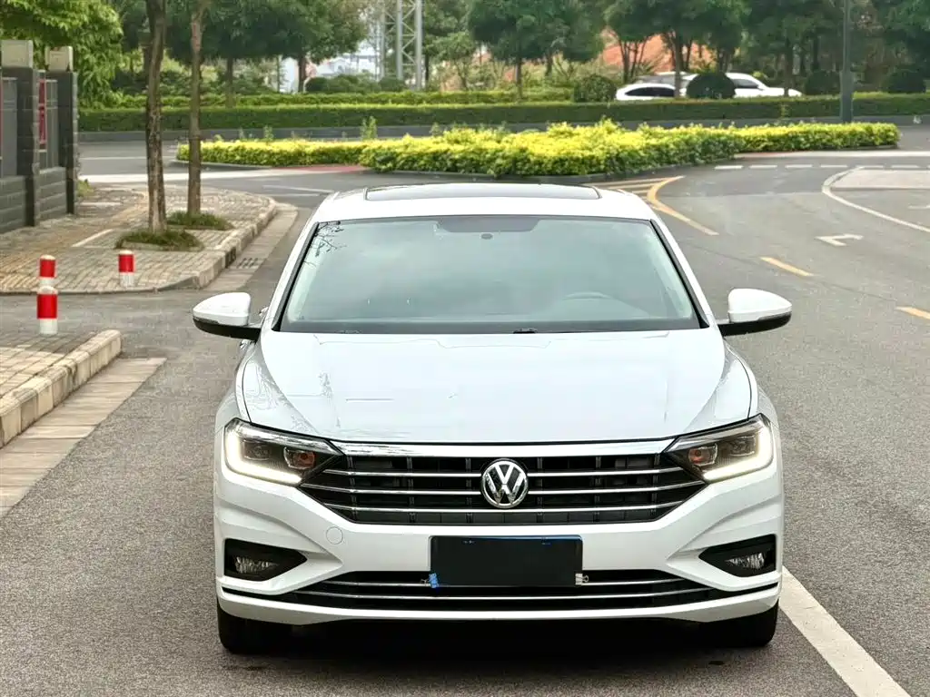 Volkswagen Sagitar 2021 280TSI DSG Surpassing Edition фото 2
