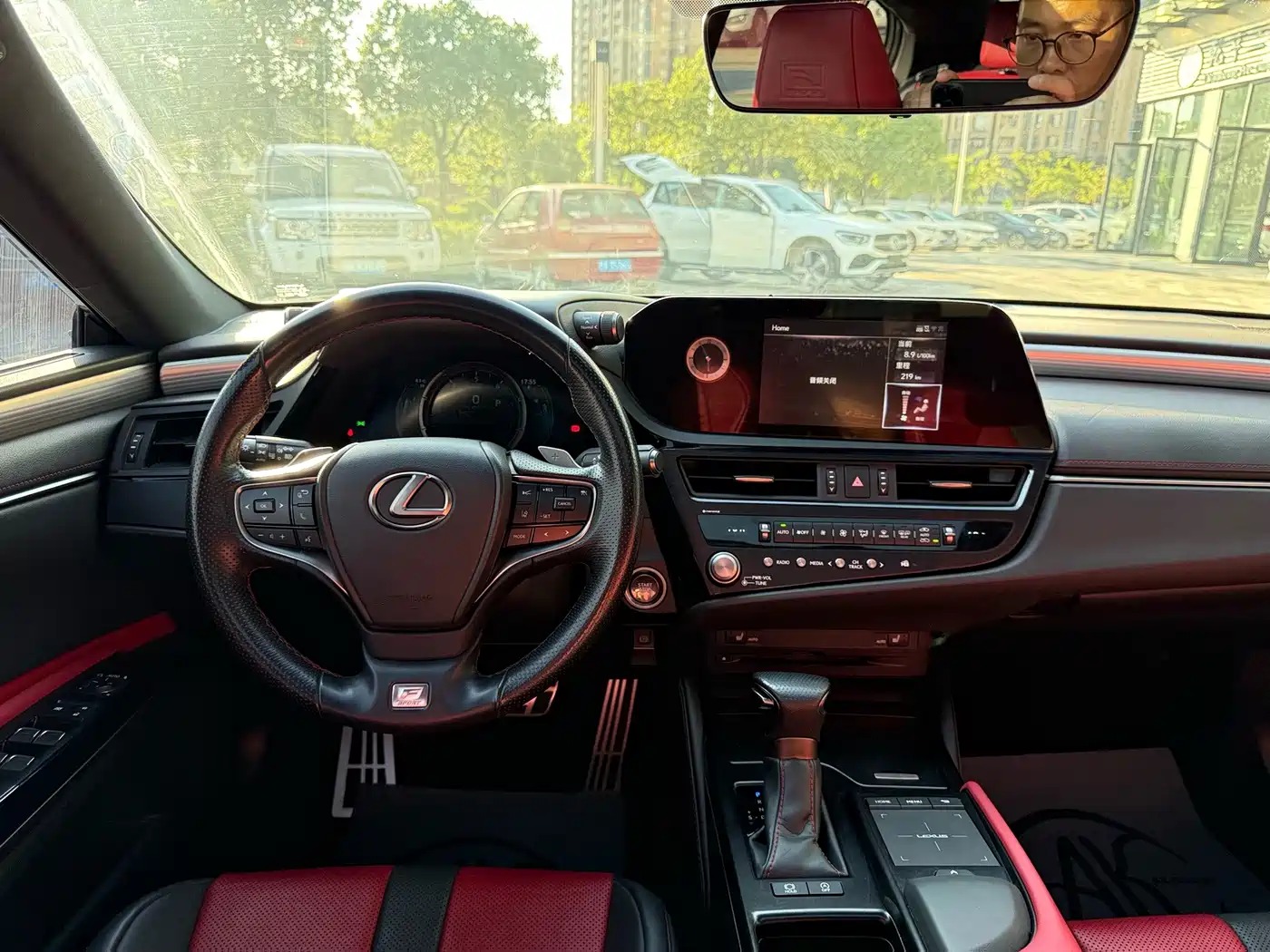 Фото 12 - Lexus ES