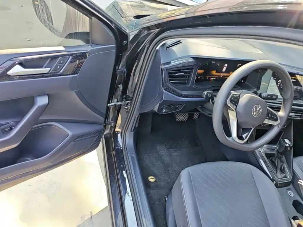 صورة 16 - Volkswagen Lavida