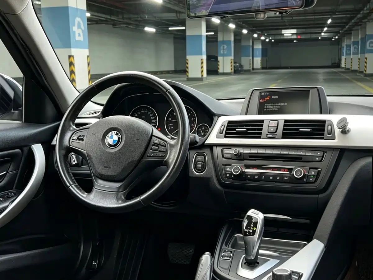 BMW 3 Series 2013 320i Fashion фото 9