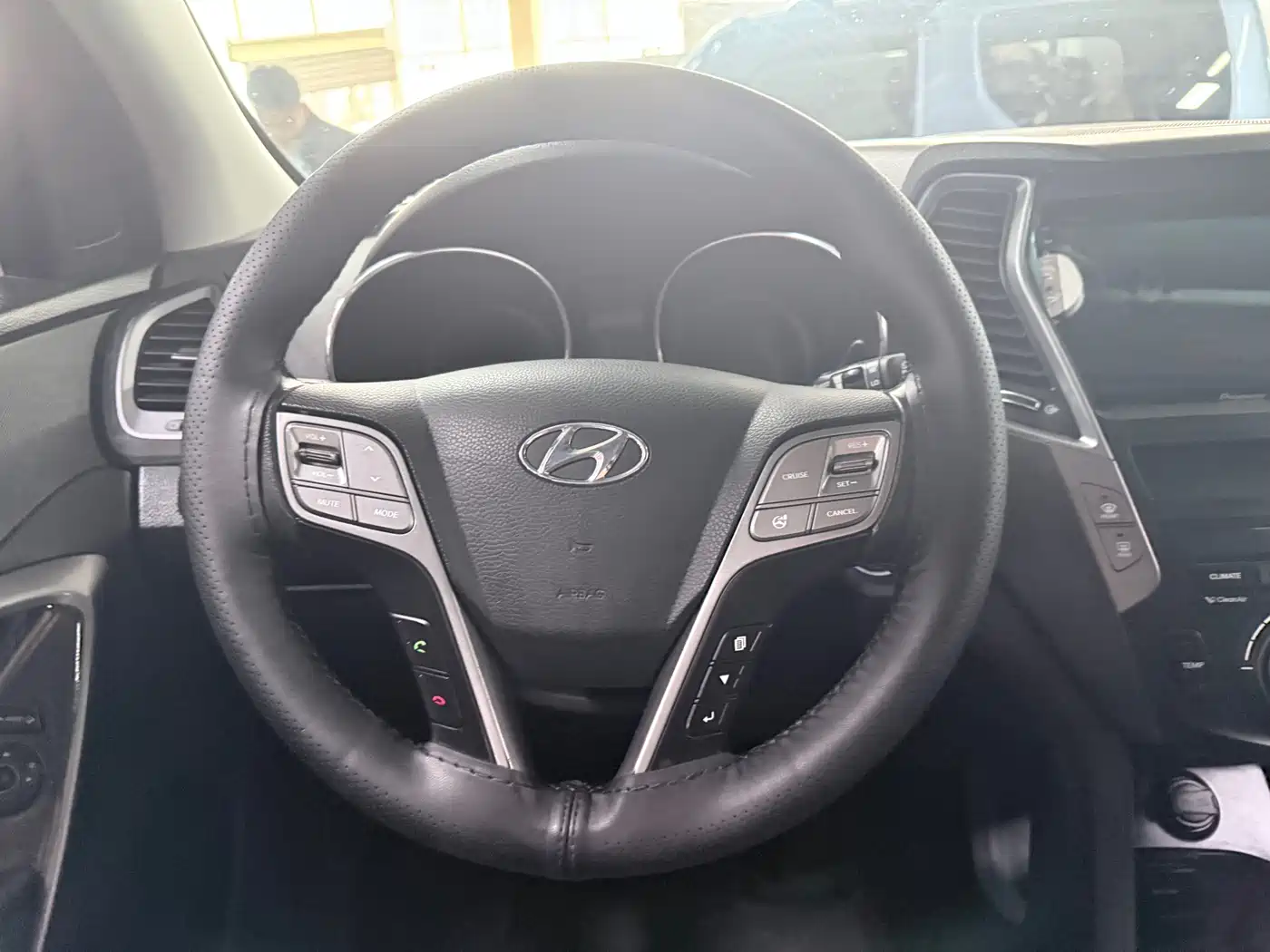 Hyundai Santa Fe 2015 2.0T Automatic 4WD Smart 5-Seater фото 13