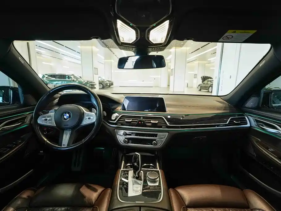 BMW 7 Series 2019 740Li Leading M Sport Package фото 19