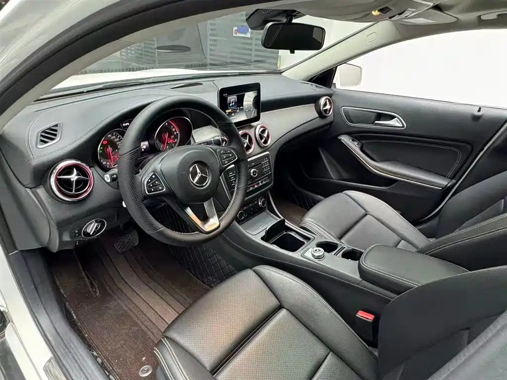 Mercedes-Benz GLA 2016 GLA 200 Fashion фото 5
