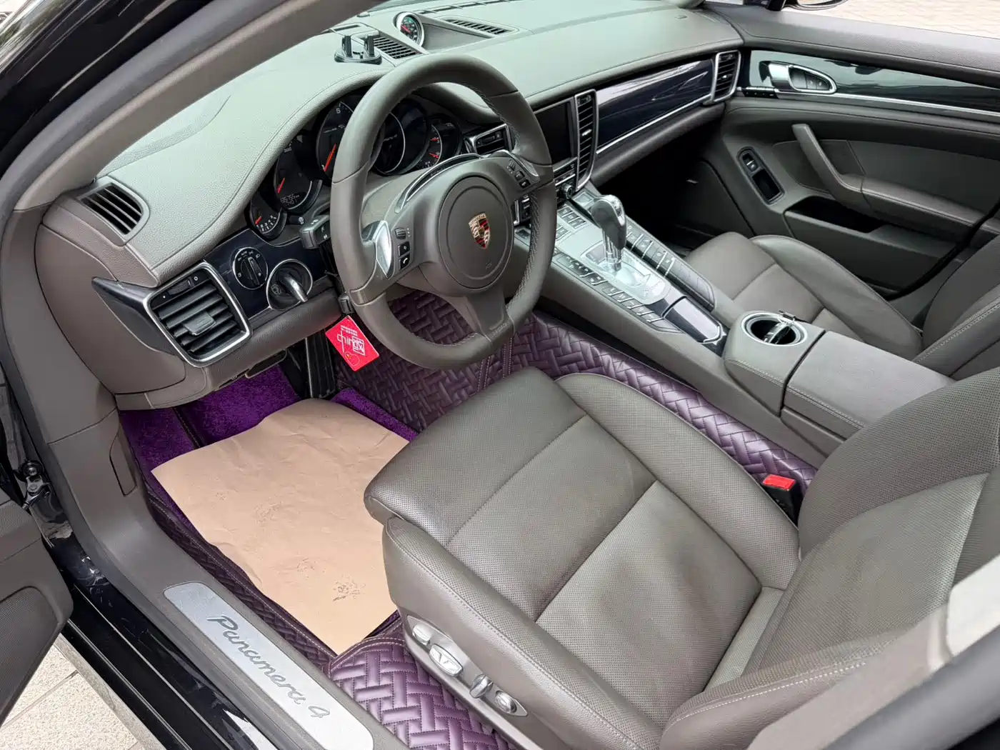 Porsche Panamera 2014 Panamera 4 3.0T фото 9