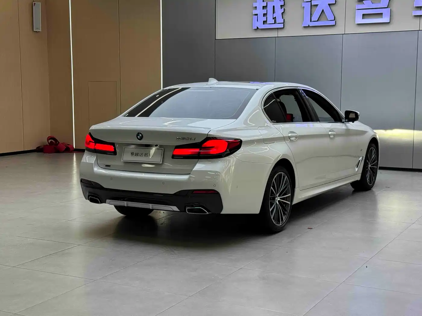 BMW 5 Series 2023 530Li xDrive M Sport Package фото 22