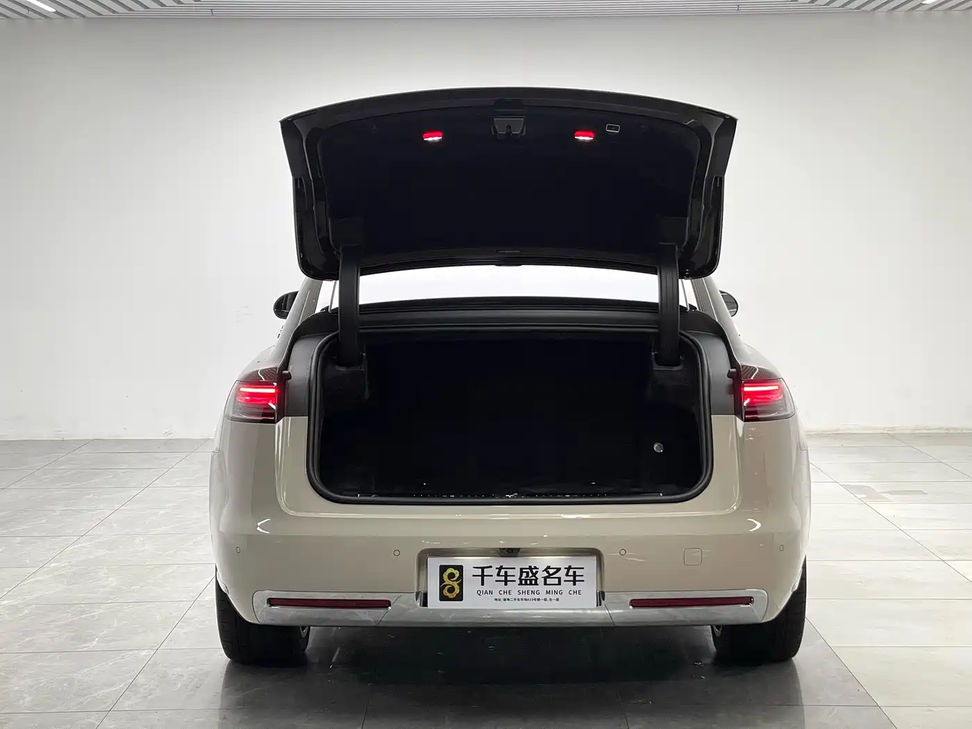 Zunjie S800 2026 2025 Model Extended Range Starlight Executive Edition 4-seater