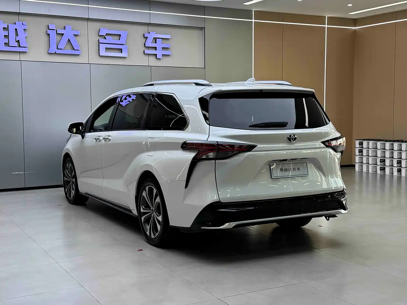 Toyota Granvia 2023 2.5L Hybrid Flagship VIP Edition фото 21