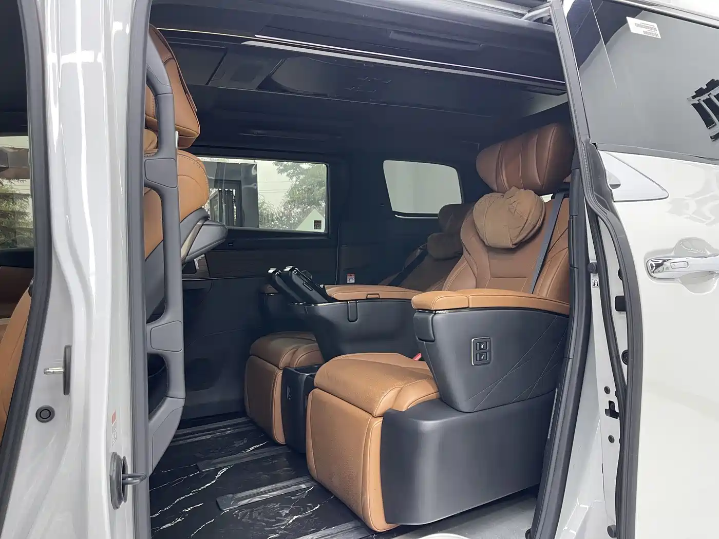 Toyota Vellfire 2025 2024 Crown Hybrid 2.5L Executive Premium Edition