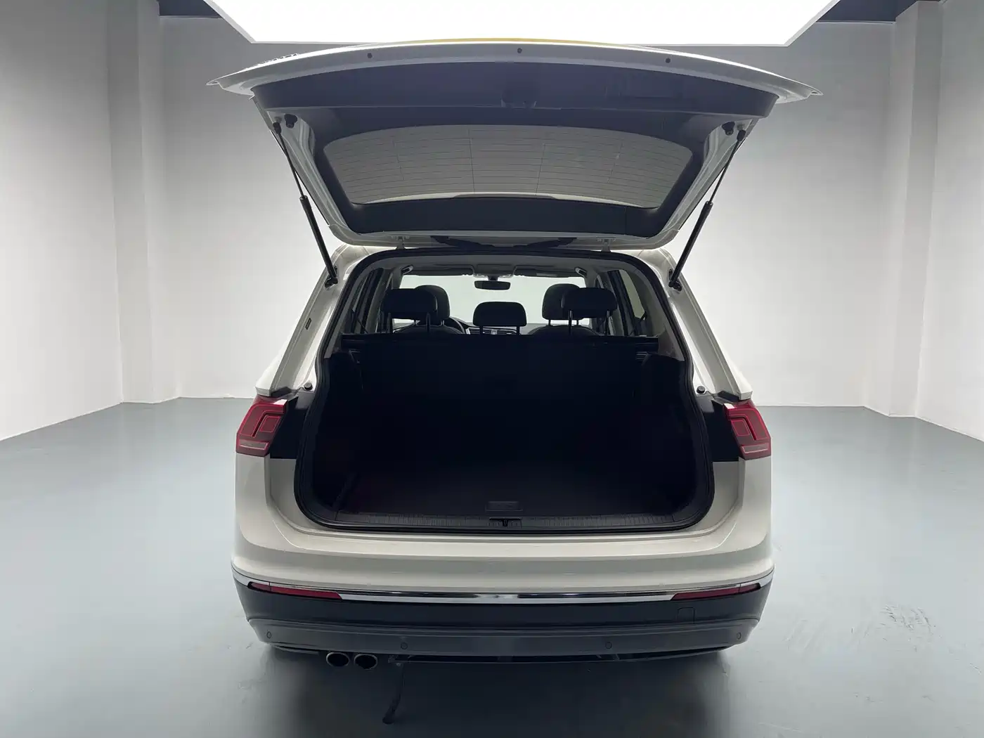 Volkswagen Tiguan L 2018 Facelift 330TSI Automatic 2WD Luxury Edition фото 17