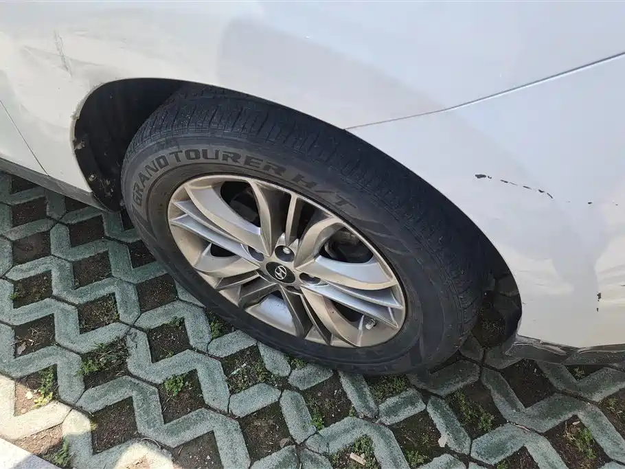 Hyundai Beijing Hyundai ix35 2013 2.0L Auto 2WD Smart GLS China IV фото 6