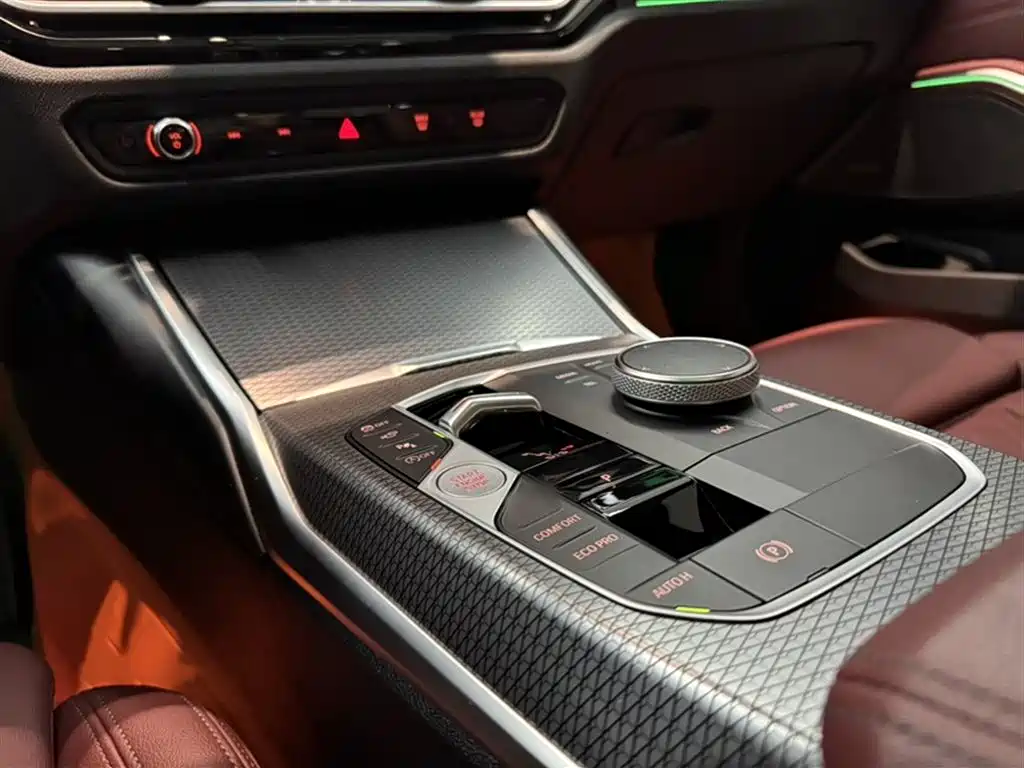 BMW 3 Series 2023 325i M Sport Black Night Package фото 7