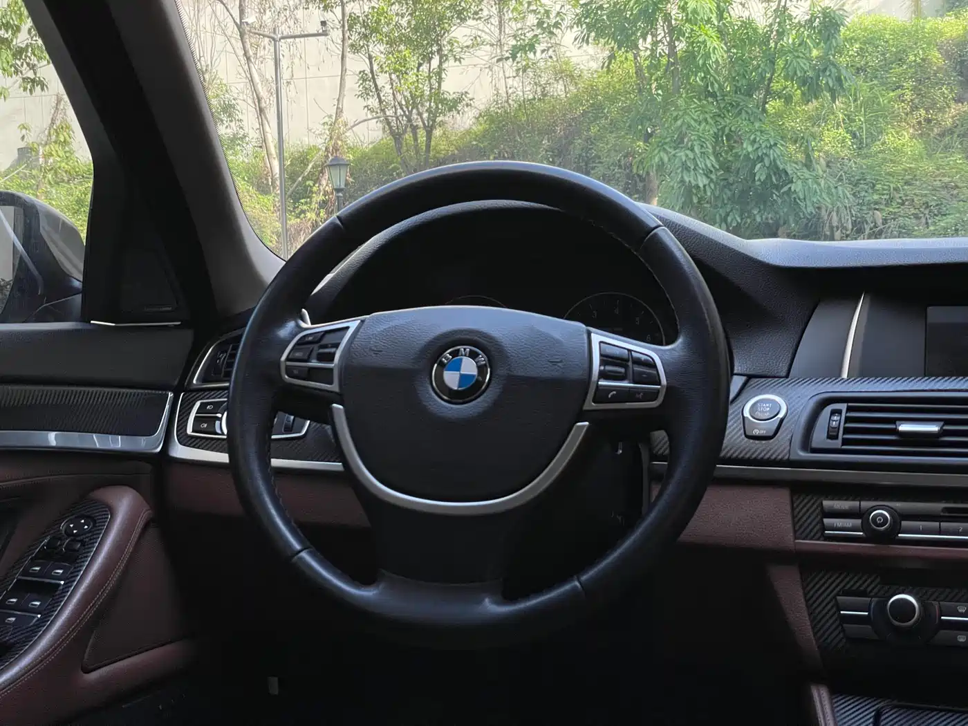 BMW 5 Series 2014 520Li Elegance фото 18