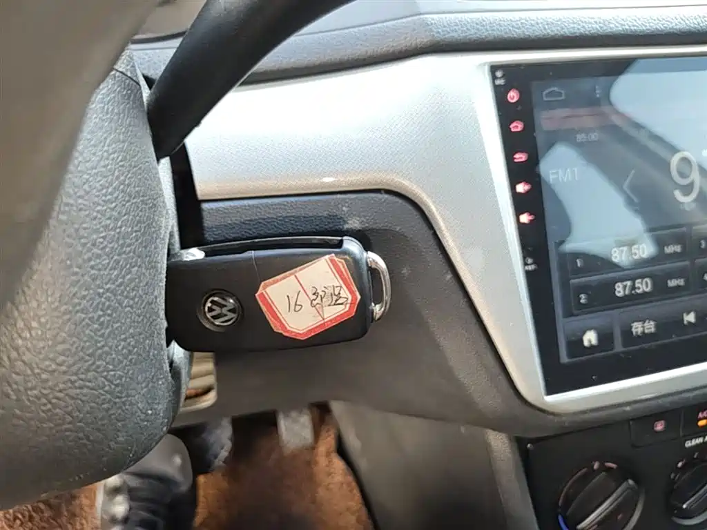 Volkswagen Lavida 2015 1.6L Automatic Trend Edition фото 9