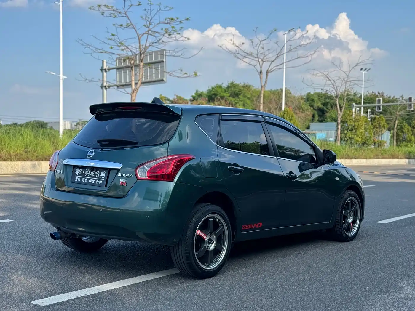 Nissan Tiida 2011 1.6T Manual Dynamic Edition фото 21