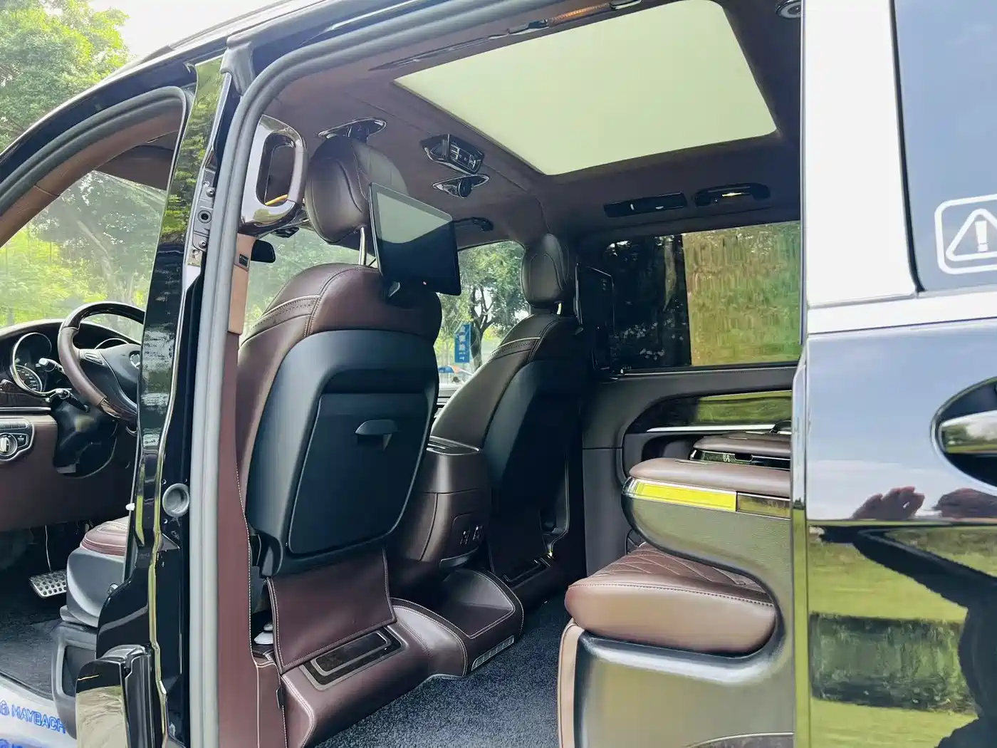 Mercedes-Benz V-Class 2018 V 260 L Premium Long Wheelbase Edition China VI фото 13