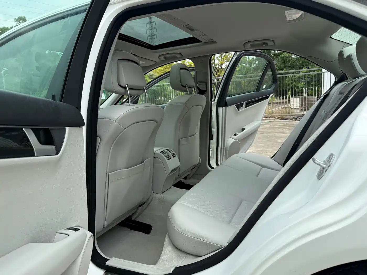 Mercedes-Benz C-Class 2013 C 180 Classic Grand Edition фото 12