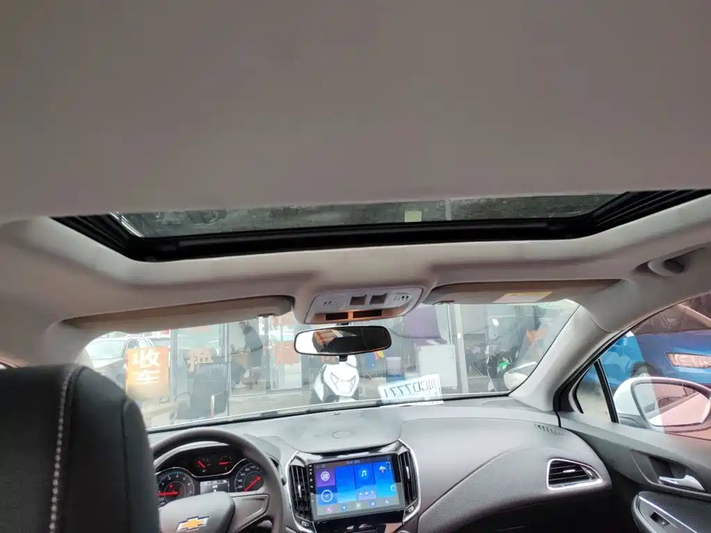 Chevrolet Cruze 2018 2018 320 Automatic Pioneer Sunroof Edition