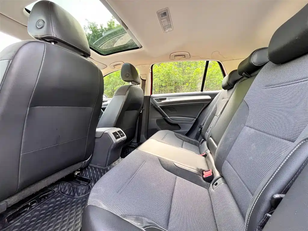 Volkswagen Golf 2018 230TSI Automatic Comfort фото 6