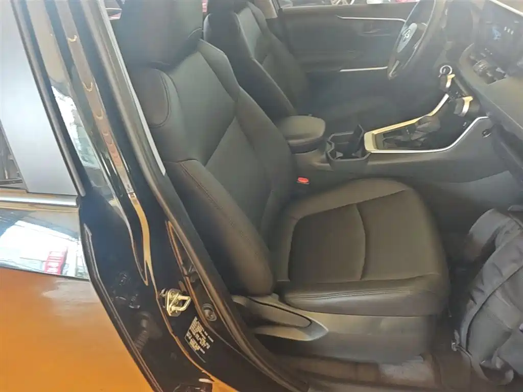 Toyota RAV4 Rongfang 2023 2.0L CVT 2WD Urban Edition фото 20