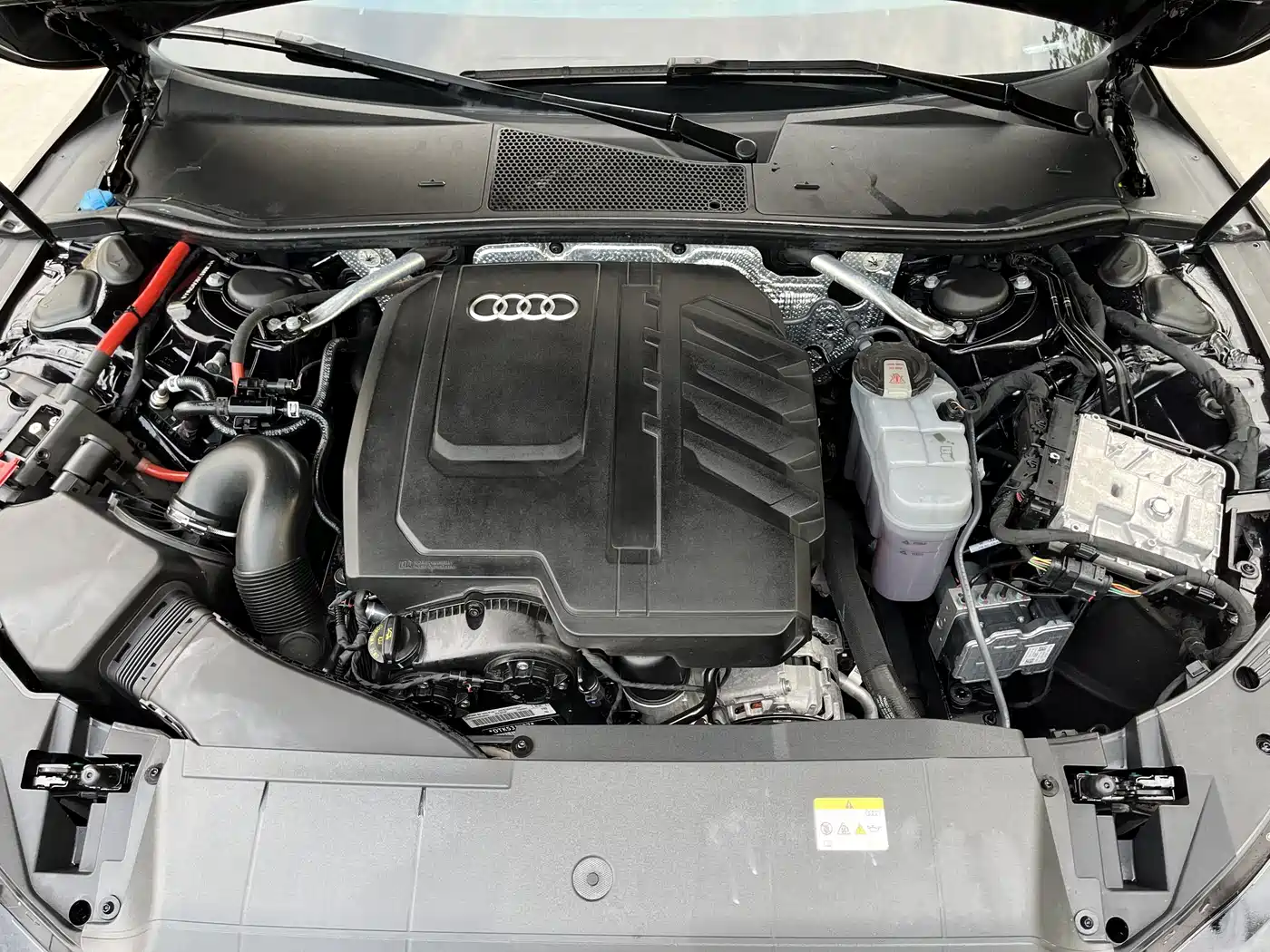Audi A7L 2024 45 TFSI Luxury фото 18