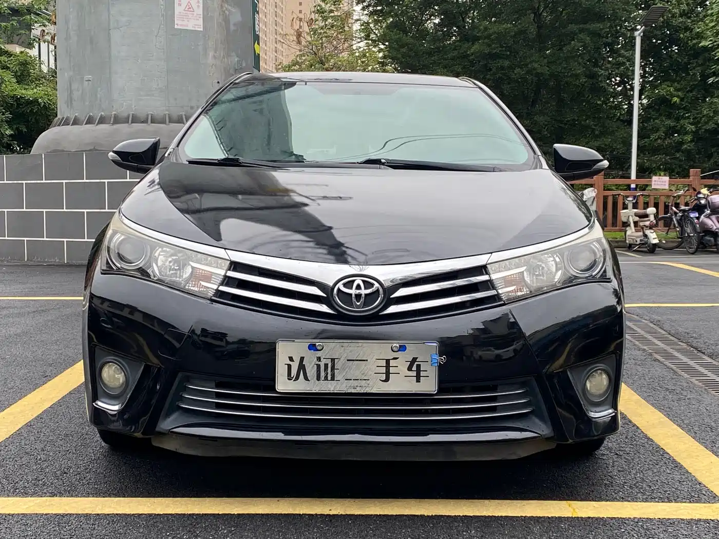 Toyota Corolla 2014 1.8L CVT GLX-i фото 2